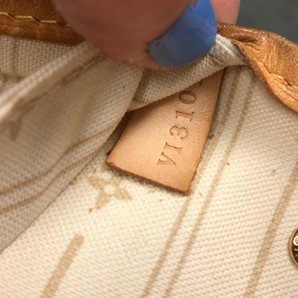 Louis Vuitton Damier Azur Neverfull PM - Picture 3 of 7